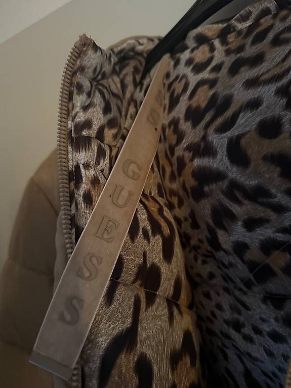 Guess Giacche: GUESS Winterjacke leoprint / beige Gr. XS – Nuovo (secondo la descrizione) da Fehraltorf venduto da christen77 4