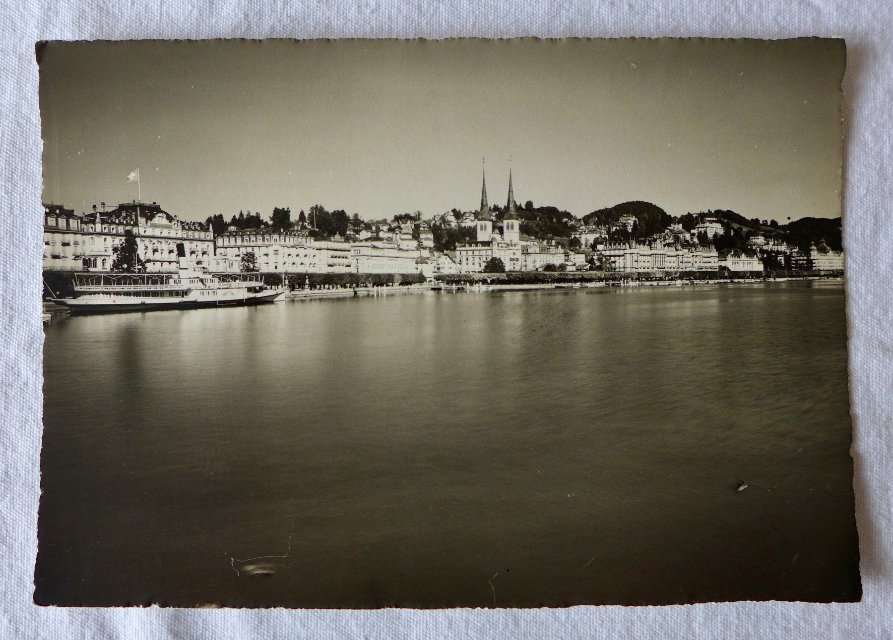 Cartoline postali: AK LUZERN LU, Strassenpartie mit Dampfschiff – Usato da Wallisellen venduto da aloa09