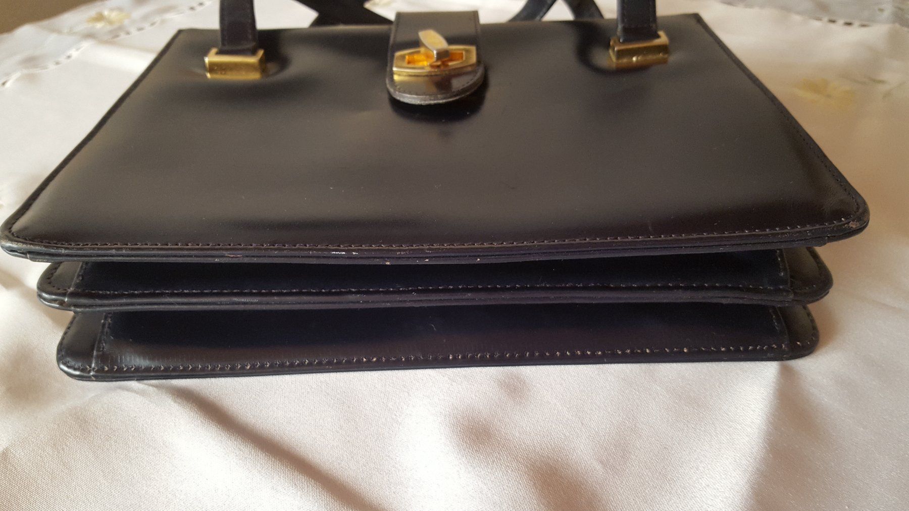 Borse da donna: Vintage Ledertasche/ Handtasche  dunkelblau – Usato da Arlesheim venduto da shopradl 7