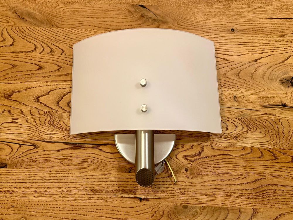 Lampes: Zwei stilvolle Mattnickel Wandlampen Glas Chic Modern – D'occasion à Balzers par ste_v6vc