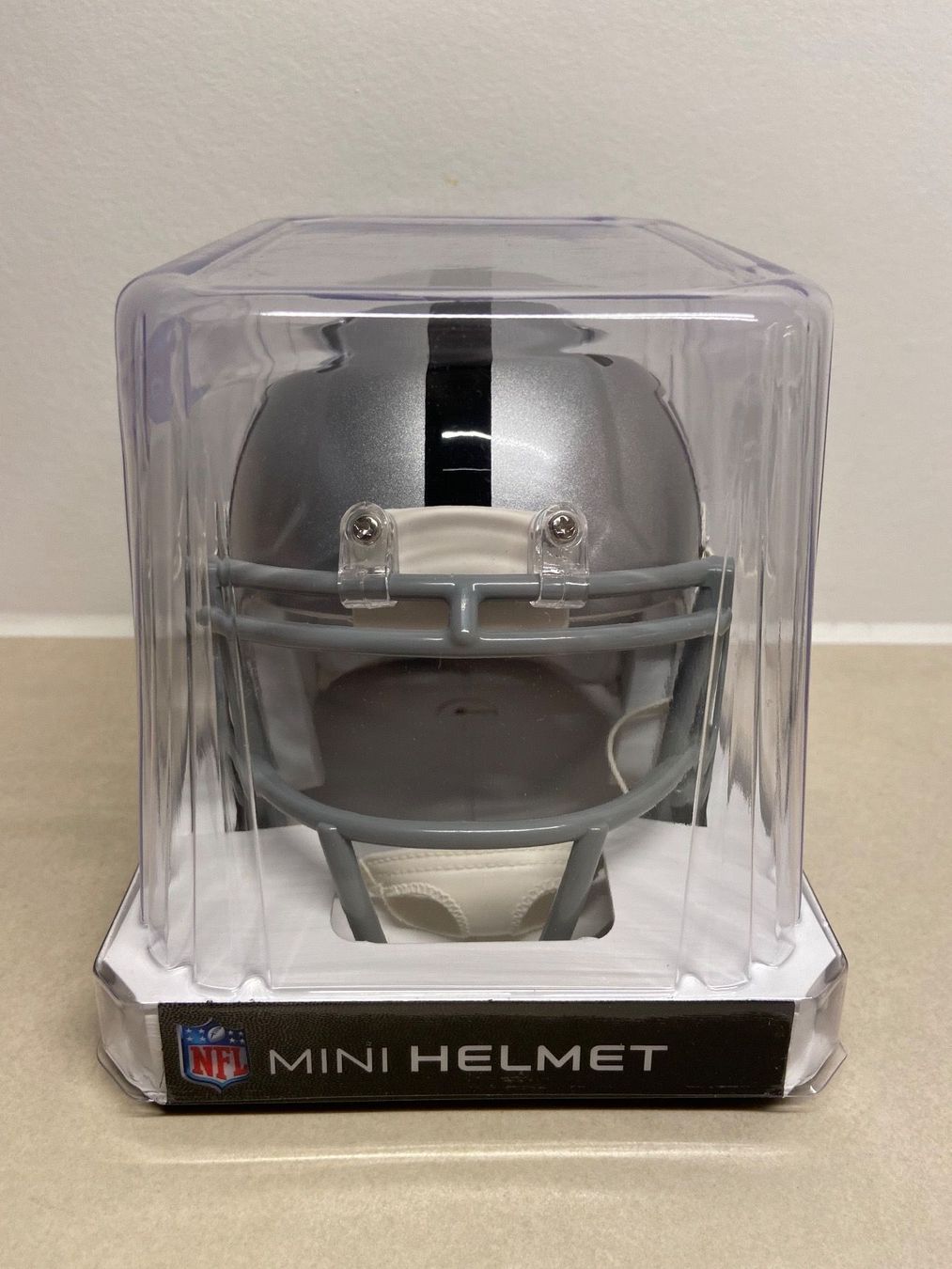 NFL Antike Kleidung: Las Vegas Raiders Mini Helmet Speed – Neu und originalverpackt aus Muttenz von US_Sport_Schweiz 1