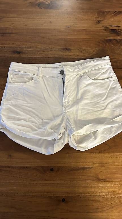 Hosen: farbiges Hotpants-Paket – Gebraucht aus Emmenbrücke von fabiennejohn 3