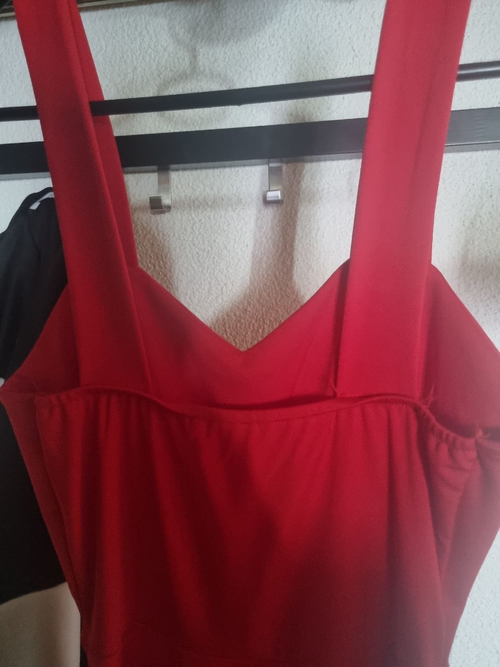 Kleider: wunderschönes Rotes Kleid in grösse M  – Neu (gemäss Beschreibung) aus Rickenbach LU von sammija 3