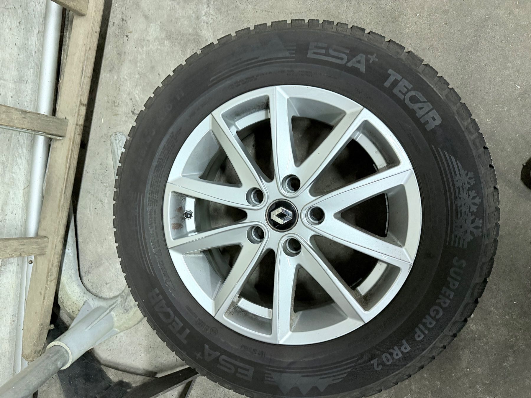 Renault Pneumatici & Ruote complete: Renault Kadjar Winterrad 16" – Usato da Kräiligen venduto da tisala 6