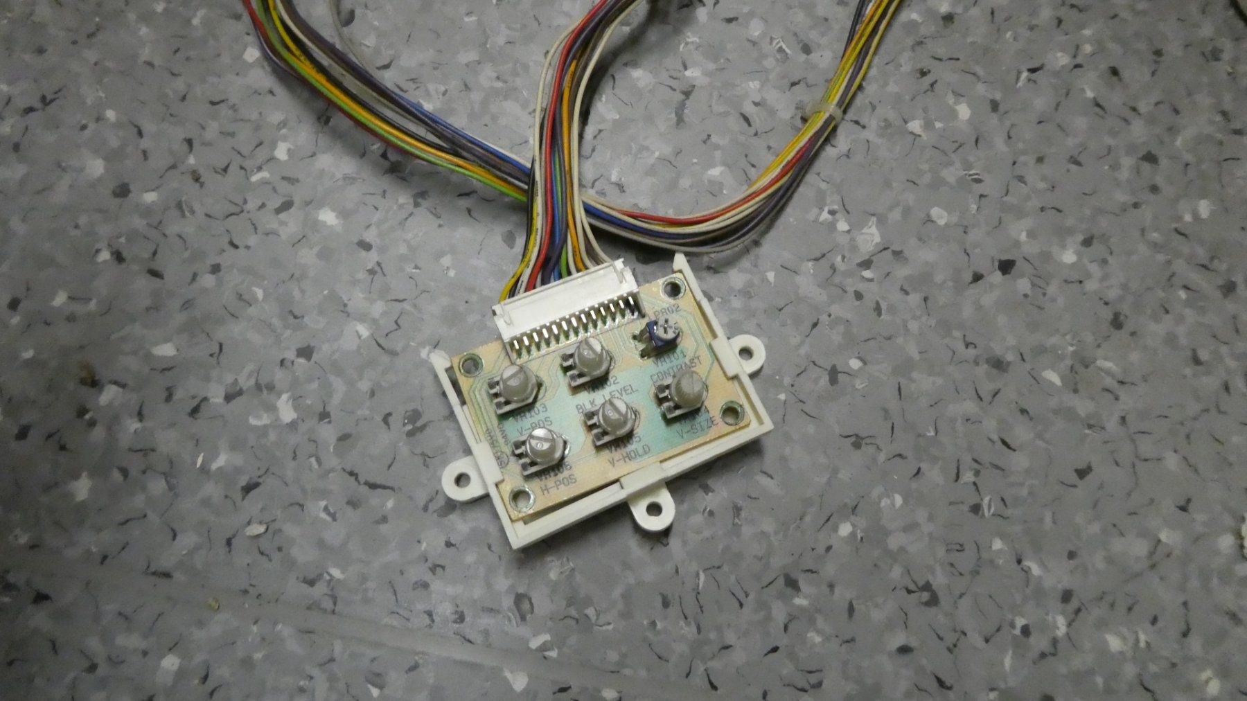 Slot Machine: Arcademonitor Wells Gardner "25K7191" (Area 51 etc.) – Usato da Lausen venduto da Vectrex1 2