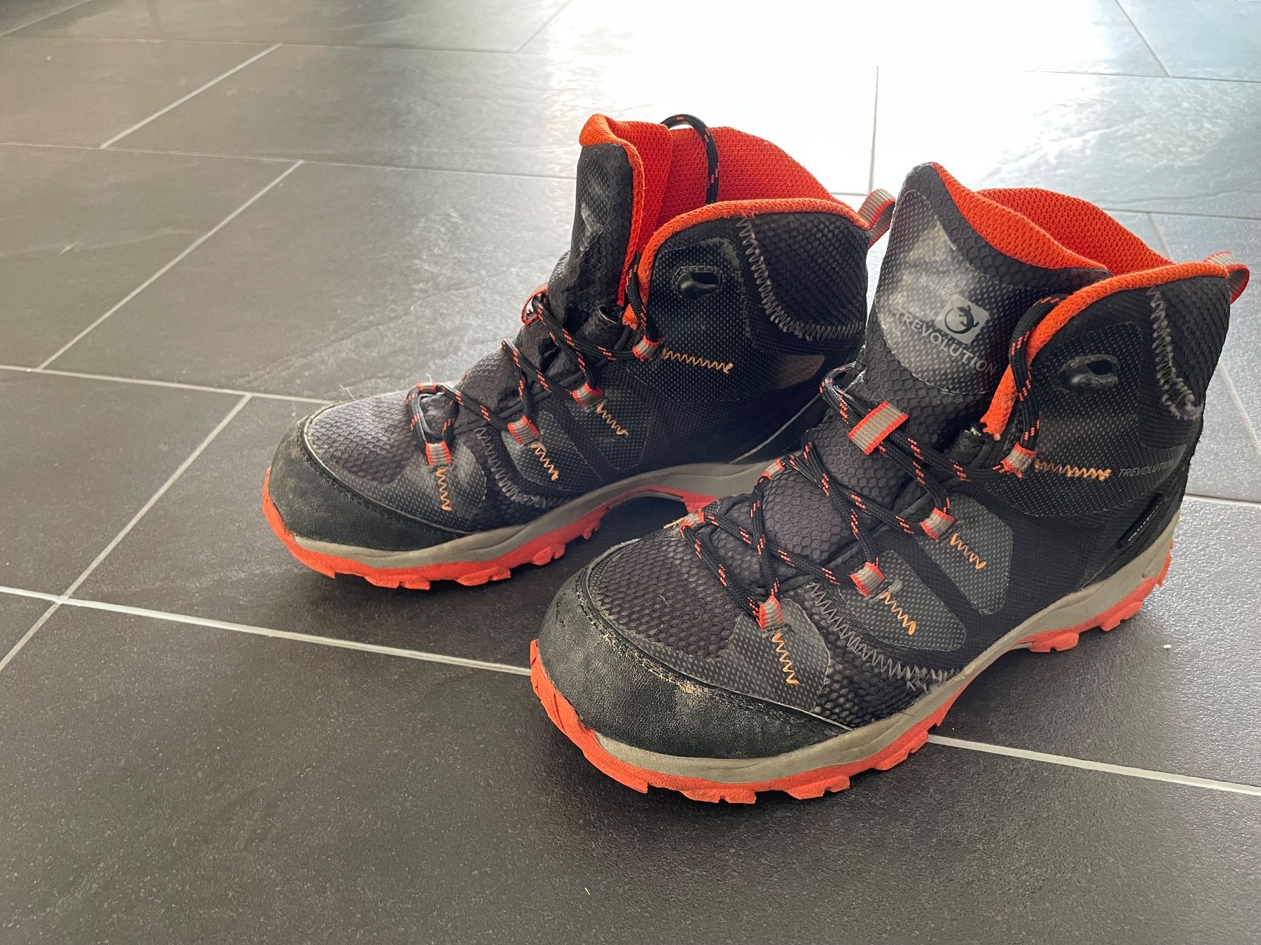 Trevolution Scarpe per ragazzi: Chaussures de randonnée t.36 / Wanderschuhe Gr.36 – Usato da Chur venduto da m.rhyn 2