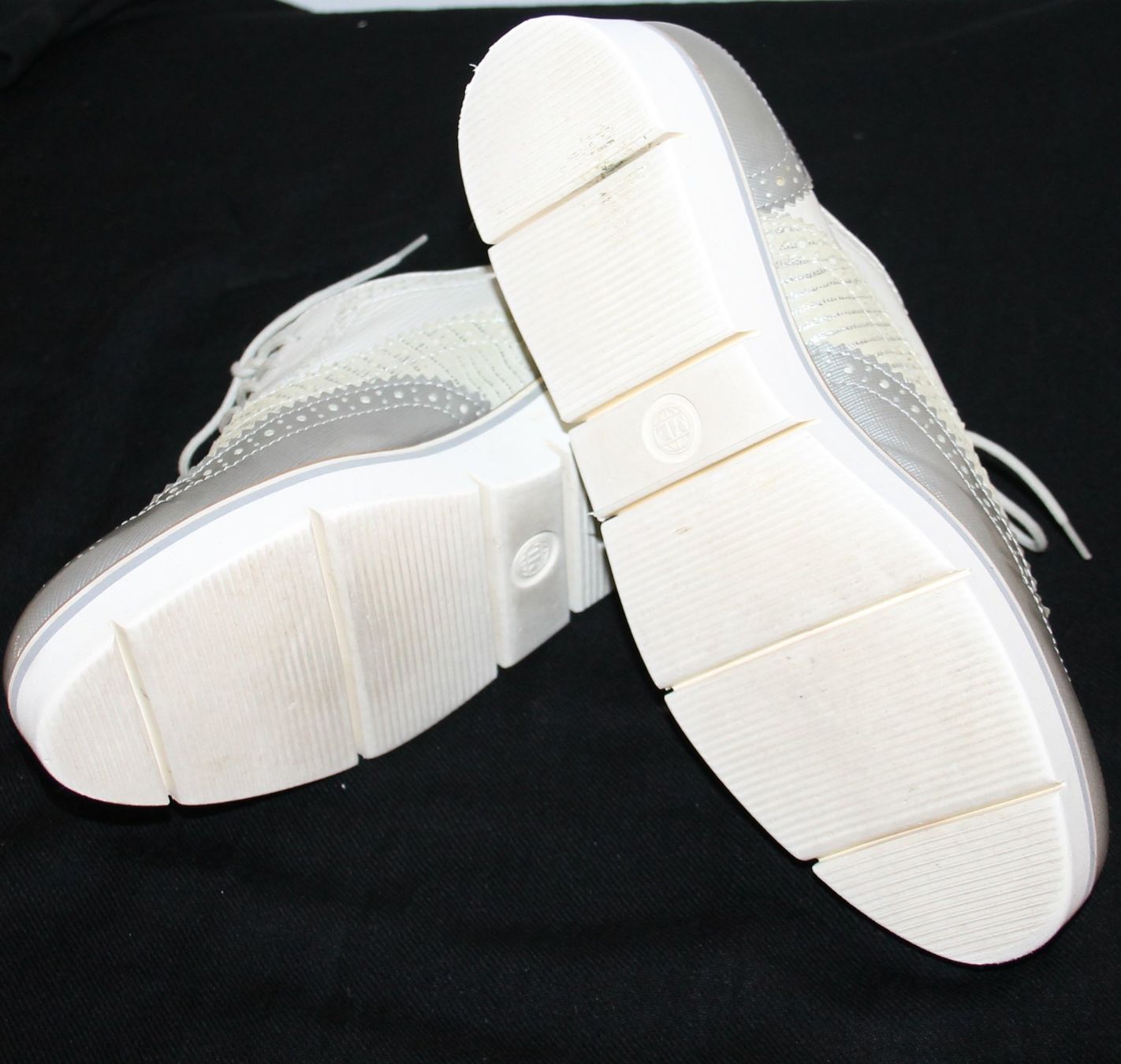 Scarpe da donna: Lederschuhe / Sneaker – Usato da Schaan venduto da antikes_und_kurioses 4
