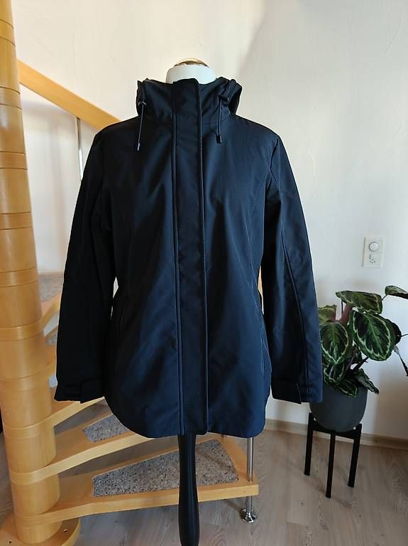 Giacche: C&A Softshelljacke 46 Winddicht Regenjacke Schwarz – Usato da Einsiedeln venduto da nat_5tfl
