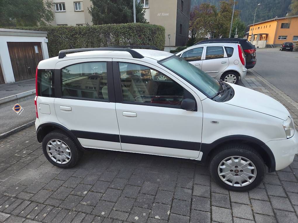 Autos: Export  – D'occasion à Domat/Ems par HARDY21 1