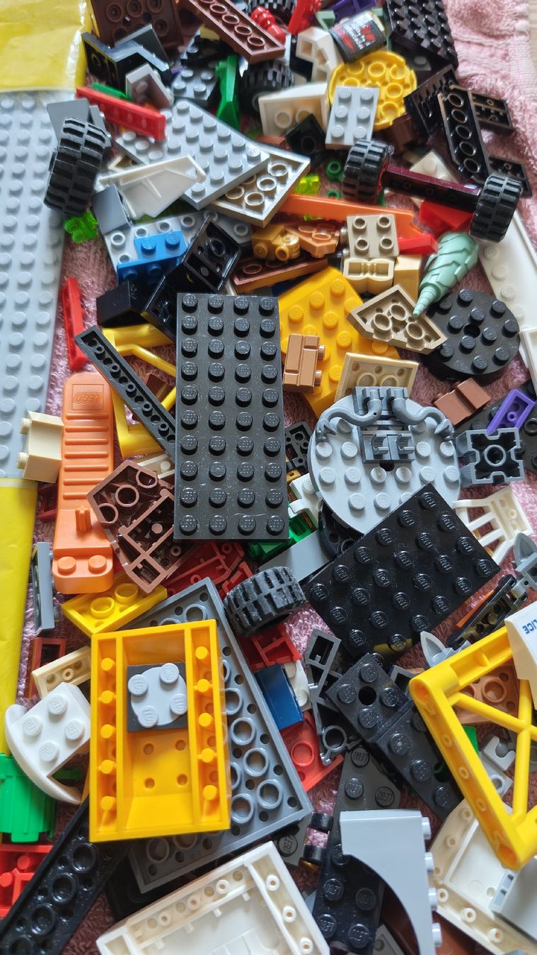 Lego Jouets: Lego Mix ca 1,4 Kilo mit grosser Platte – D'occasion à Effretikon par Superkarin7 2