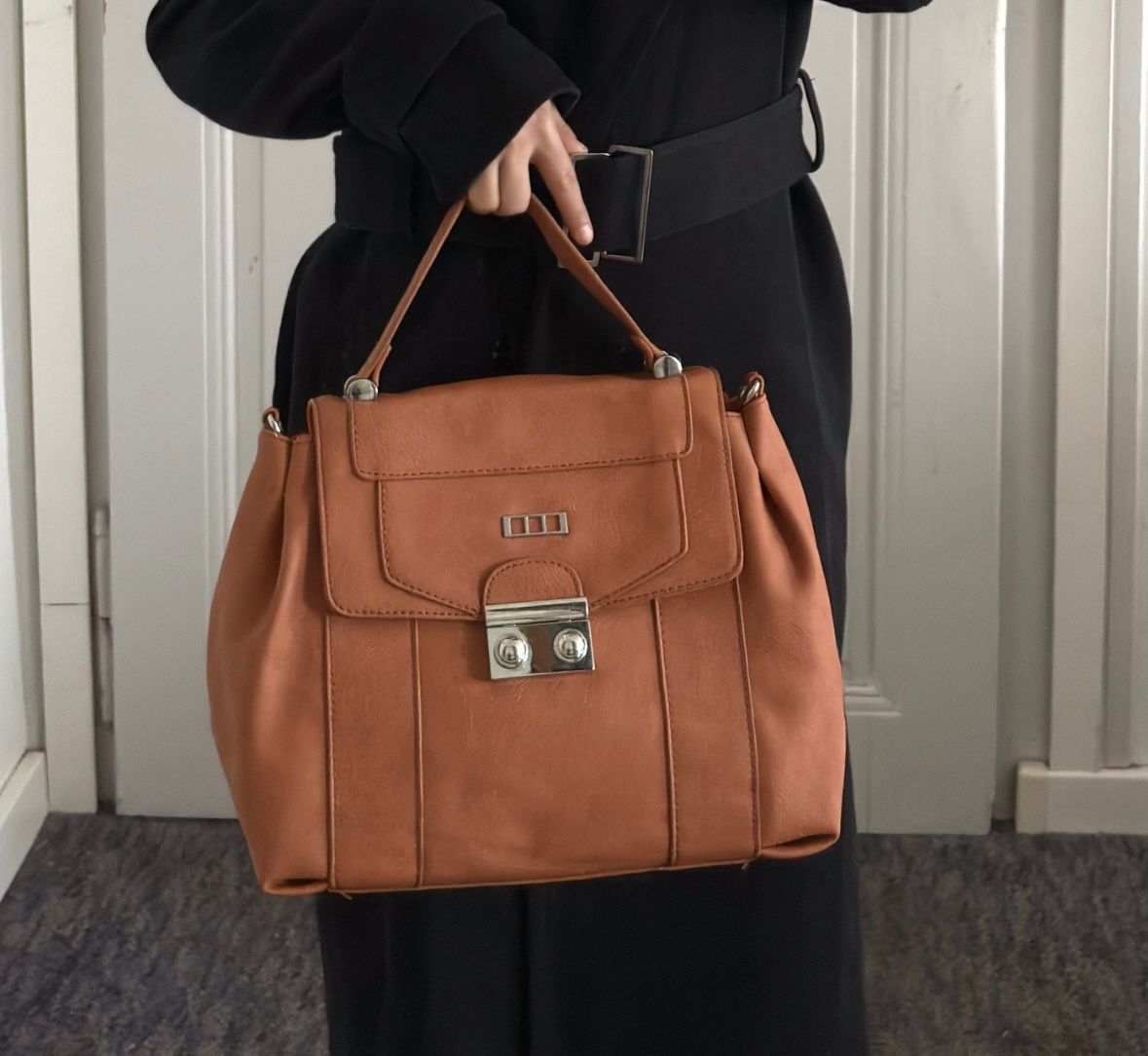Borse da donna: Sac à main orange – Usato da Moudon venduto da TigerrrEye 3