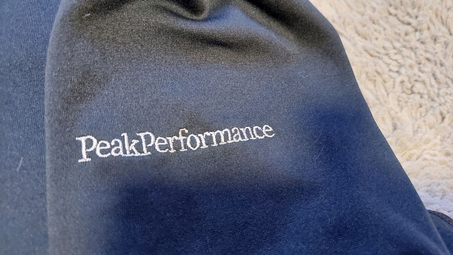 Peak Performance Pullover & Sweatshirts: Pullover Peak Performance grösse M – Gebraucht aus Wisen SO von spann 1