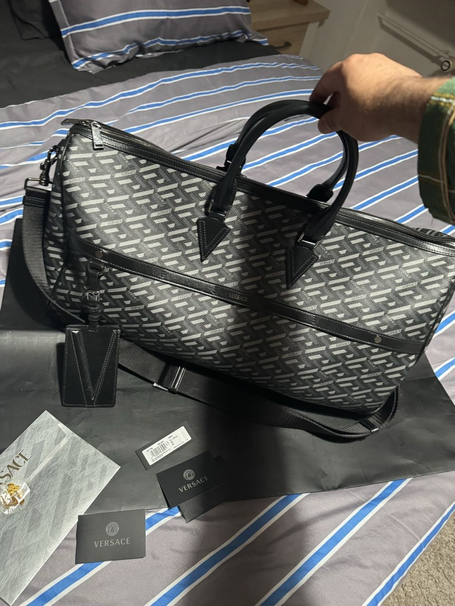 Versace Borse: Versace sac weekend la greca signature – Nuovo (secondo la descrizione) da Biel/Bienne venduto da sou_t9dm 2