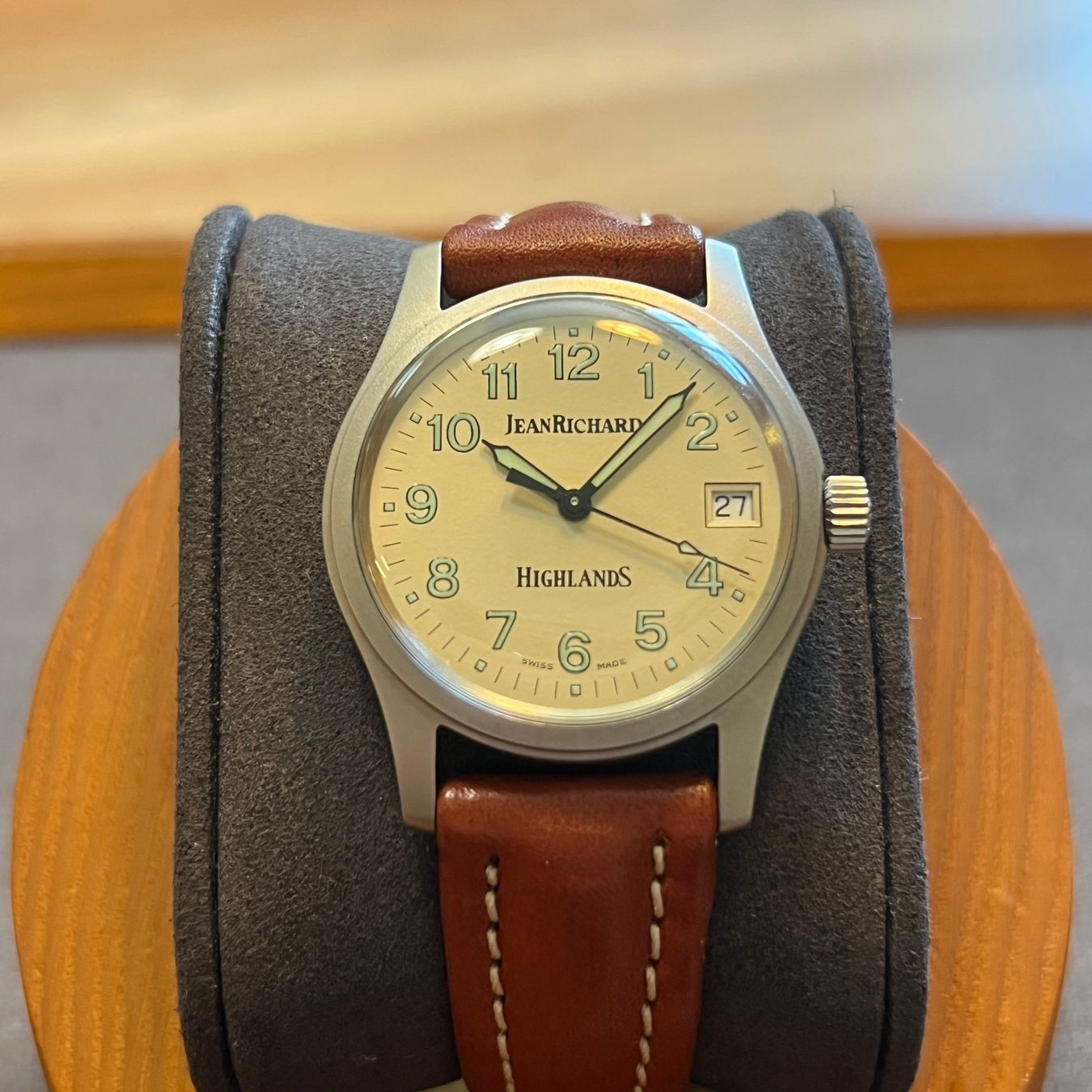 JeanRichard Uhren: JeanRichard Highlands Quartz Date 28010 – Gebraucht aus Carouge GE von Watchaser