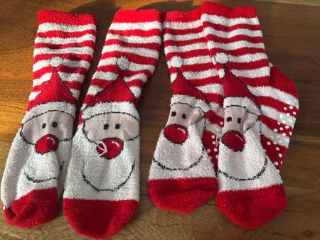 2 Paar Weihnachtssocken, kuschelig warm für die Festtage!