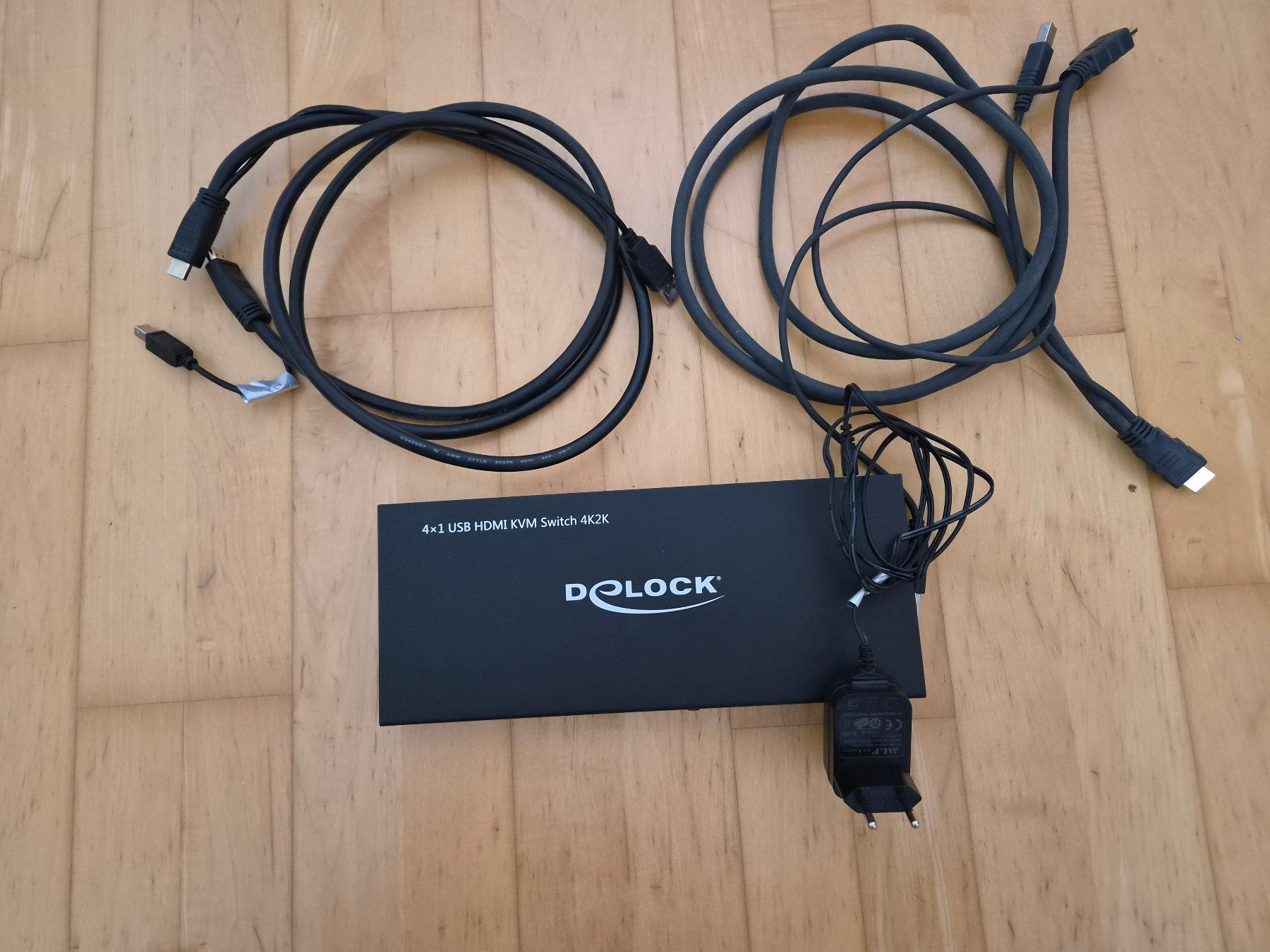Hubs & Switches: Delock 4x1 USB HDMI KVM Switch 4K2K.. – Gebraucht aus Bolligen von tber