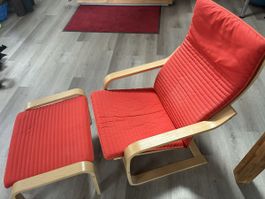 Sessel und Hocker IKEA Poäng