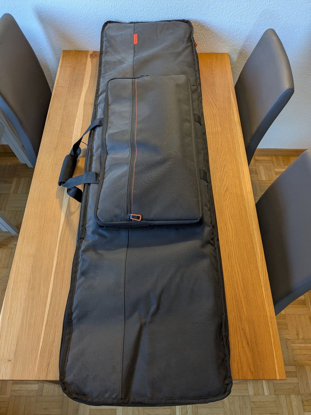 Roland Strumenti musicali: Roland JUNO-D8 Synthesizer-Keyboard mit Tasche – Nuovo (secondo la descrizione) da Horgen venduto da pat_czw8 5