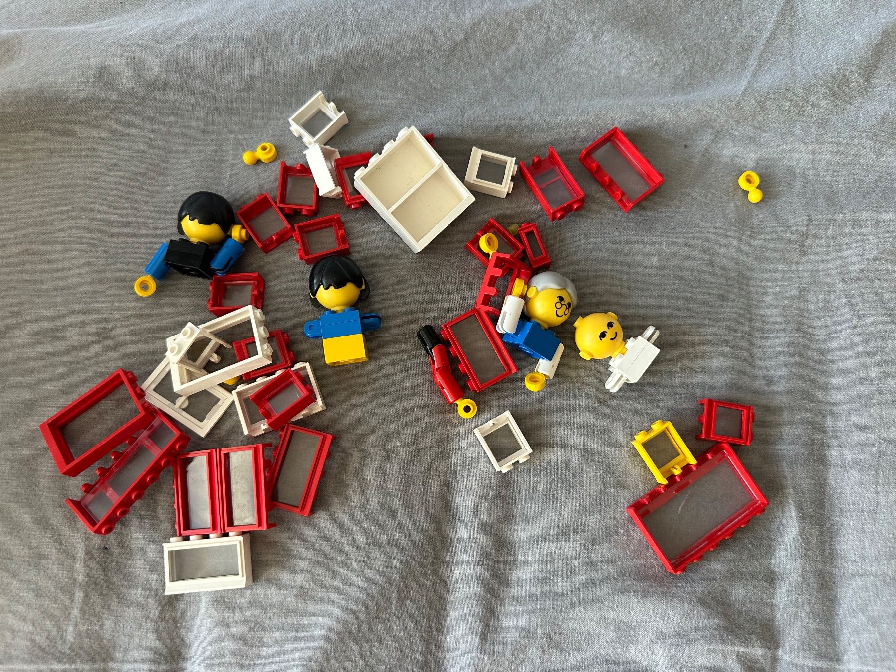 Lego Jeux de construction: Vintage LEGO Figuren und Fenster-Elemente – D'occasion à Genève par ds-meridian24