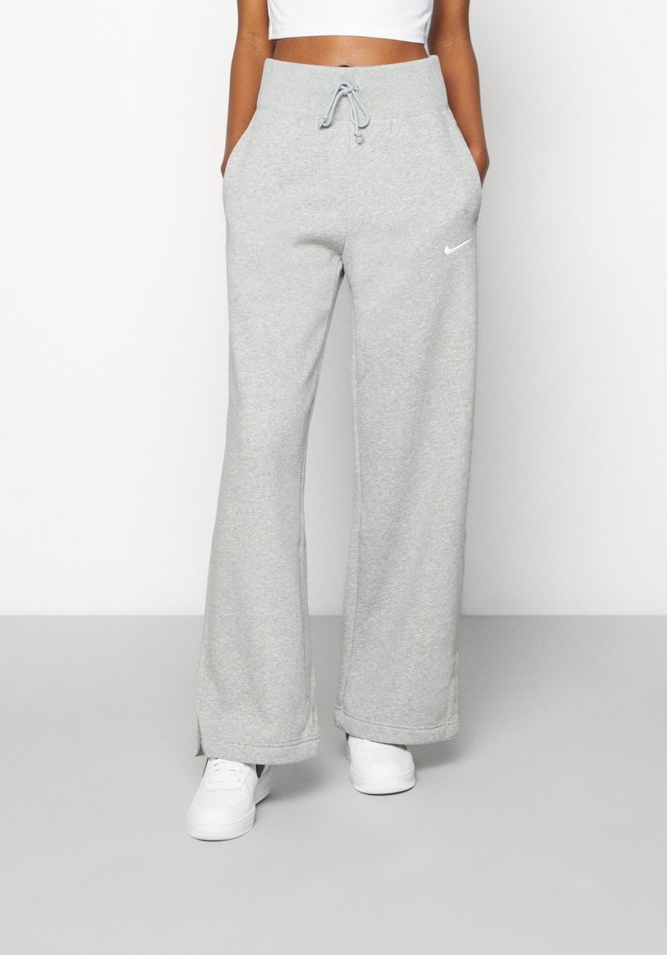 Nike Pantaloni: Damen Nike Jogginghose, grau, Grösse S – Nuovo (secondo la descrizione) da Wil SG venduto da adi9k 1