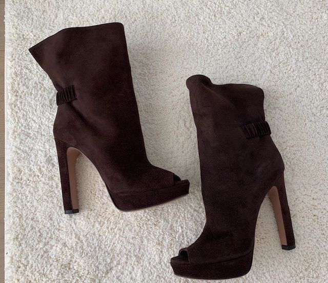 Scarpe da donna: Prada brown suede ankle boots – Usato da Dallenwil venduto da ZD2019 3
