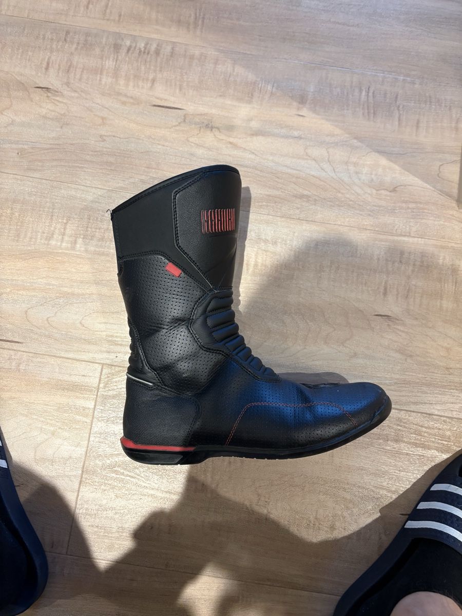 Scarpe da uomo: Motorradstiefel Rekurv Grösse 45 – Usato da Wetzikon ZH venduto da IronMaiden 2