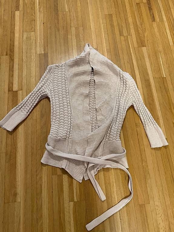 Giacche: Jäckchen 3/4 Arme H&M Gr. XS rosa – Usato da Root venduto da mele2013