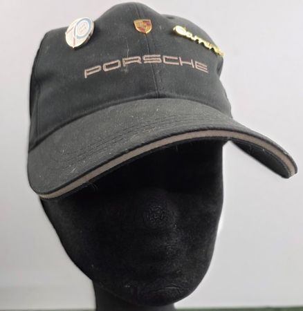 Porsche Basecap mit seltenen Pins – Klassiker für Sammler