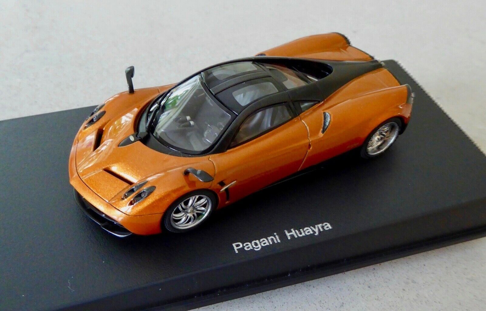 Autoart Modellini d'auto: Pagani Huayra – Nuovo e nell'imballaggio originale da Flawil venduto da Imperiosud 1