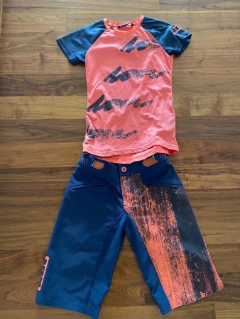ION Bikehosen und Bikeshirt