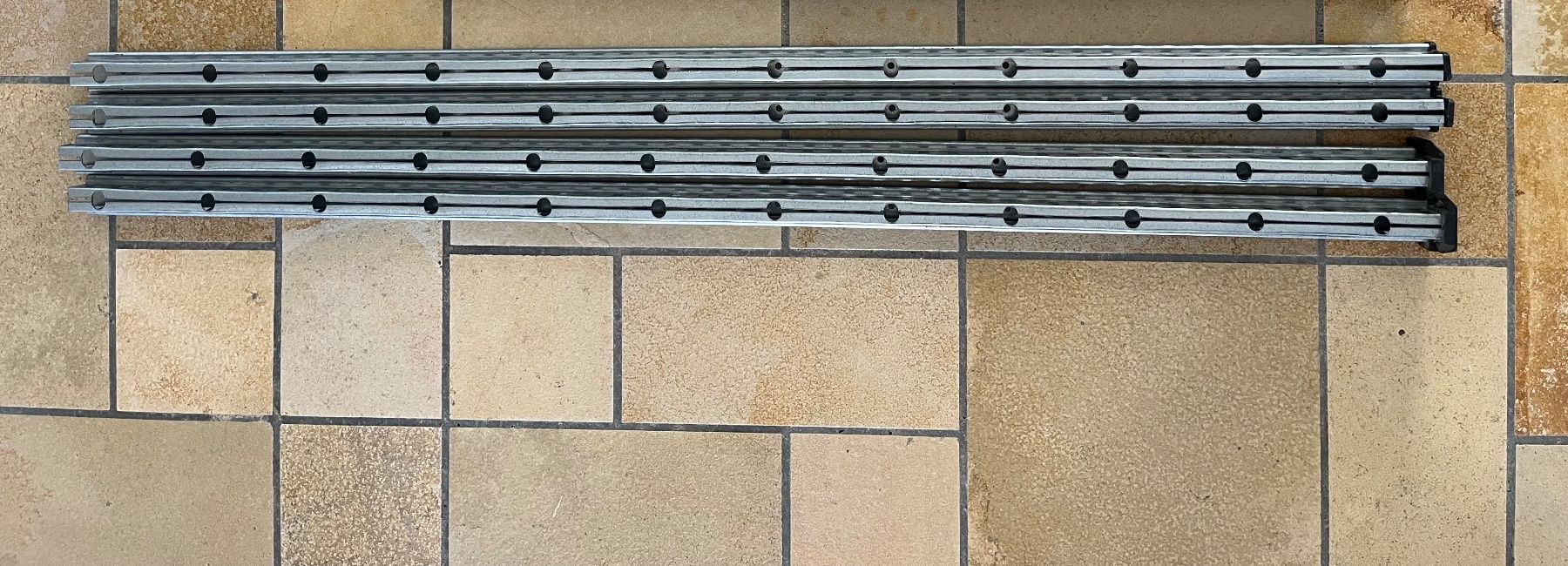 Étagères: ERREX Pfeiler 4x 120 cm – D'occasion à Birmenstorf AG par lasc01