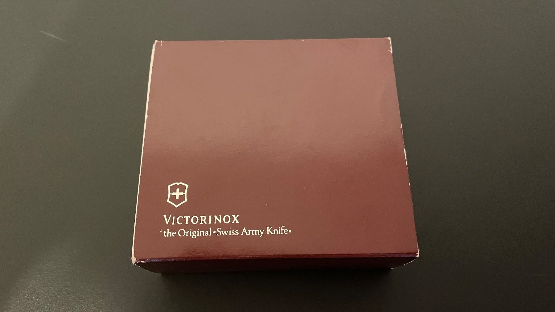 Victorinox Couteaux de poche: Victorinox Survival Kit 1.8812 – Neuf avec emballage d'origine à Interlaken par Qatar