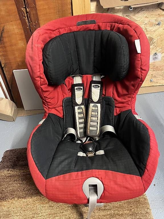 Auto-Kindersitze: Kindersitze E1 9-18kg – Gebraucht aus Nesslau von jhe_5c25