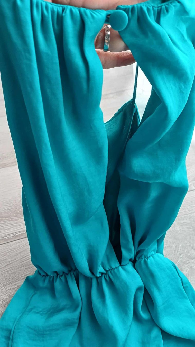Robes: Robe – Neuf (Voir description) à Müntschemier par Kinako 2