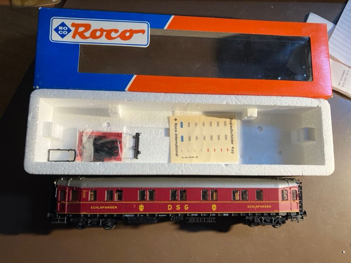 Roco Modellini di ferrovie: Roco 44452 Schlafwagen DSG – Usato da Spreitenbach venduto da Strolch