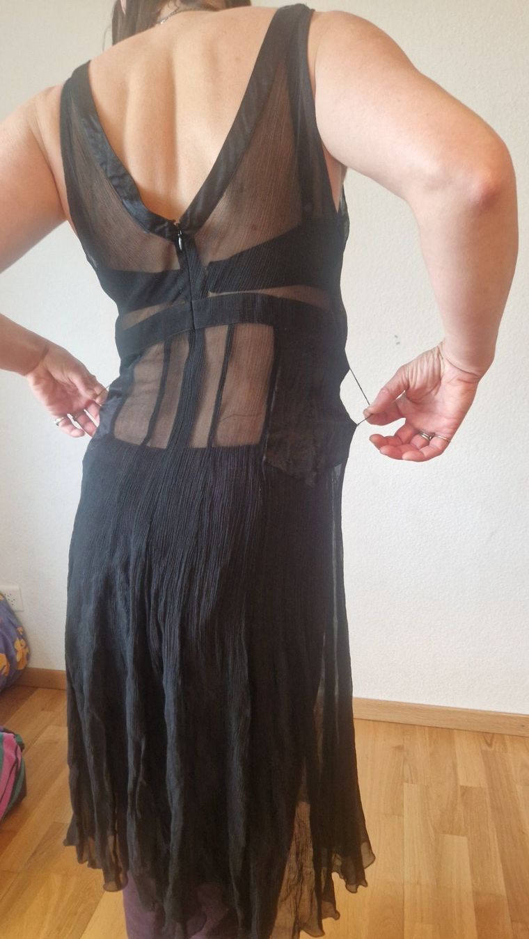 Vestiti: Schwarzes Chiffonkleid Gr. 38 Warehouse Elegant – Usato da Zürich venduto da Orelie01 1