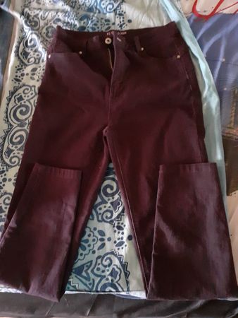 Damen Hosen bordeauxrot Grösse M guter Zustand