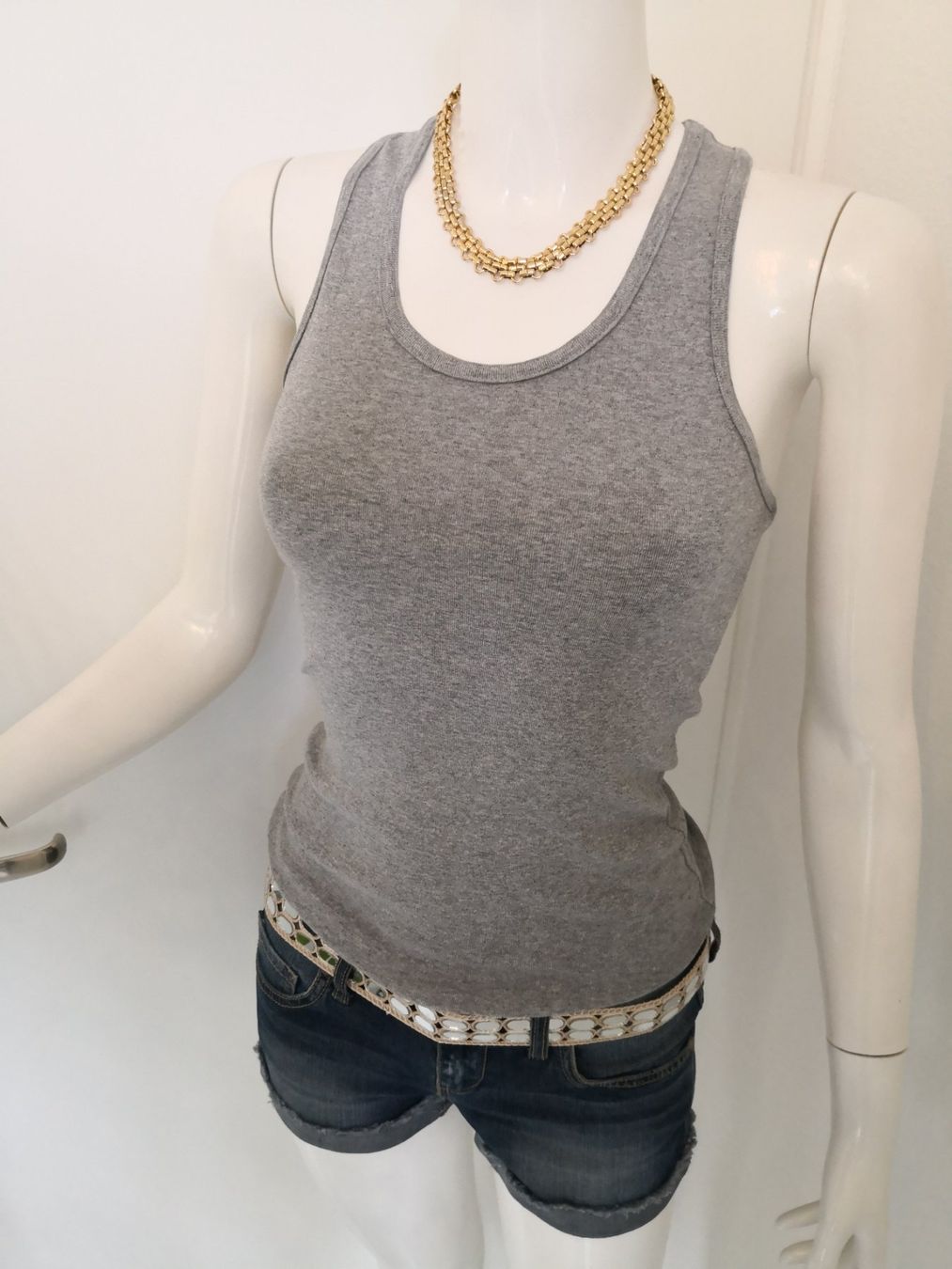 Mango Top: 🤩MANGO TANK-TOP GRAU – Usato da Olten venduto da Naja-Twins-Twins 5