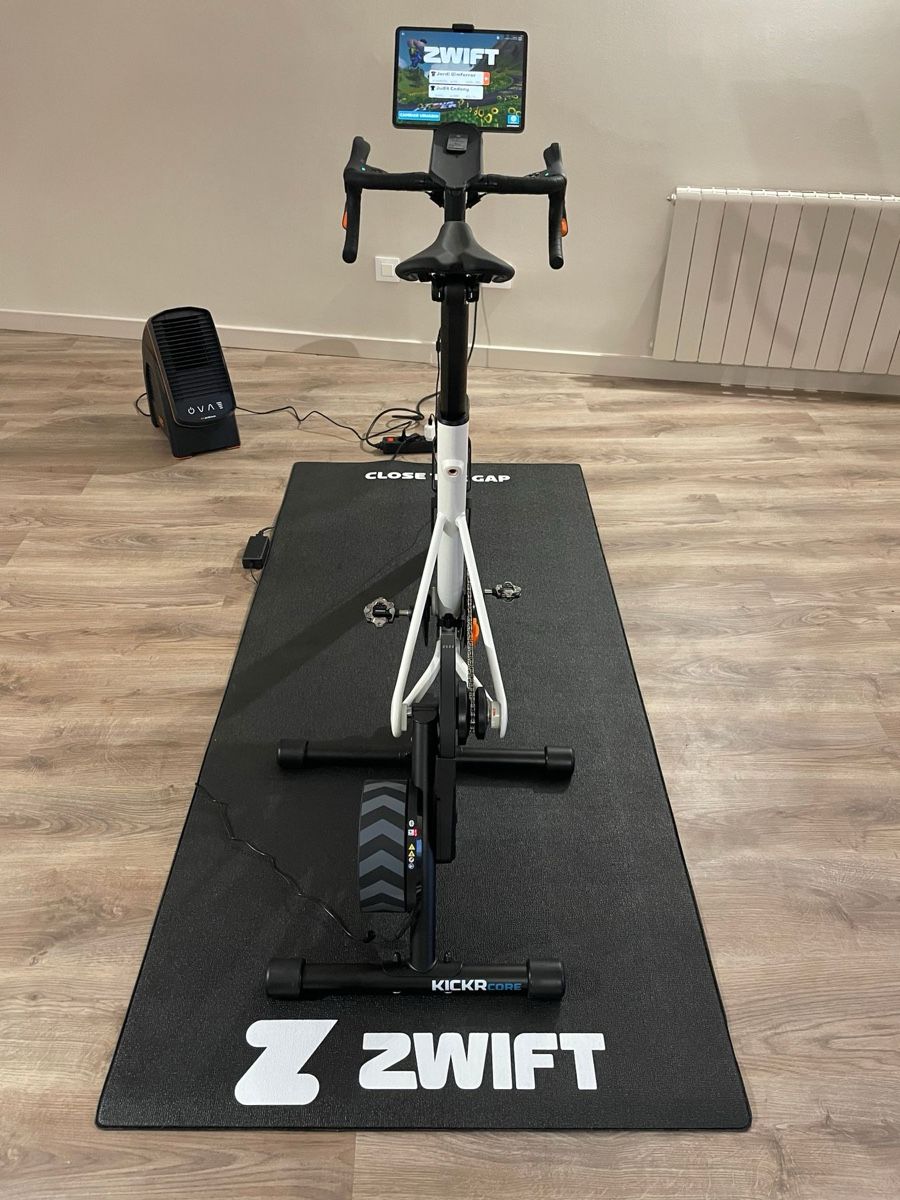 Zwift Vélos d'appartement: Zwift Bike Kickr Core 1 inkl. diverser Komponenten – Neuf (Voir description) à Baar par daenu99 2