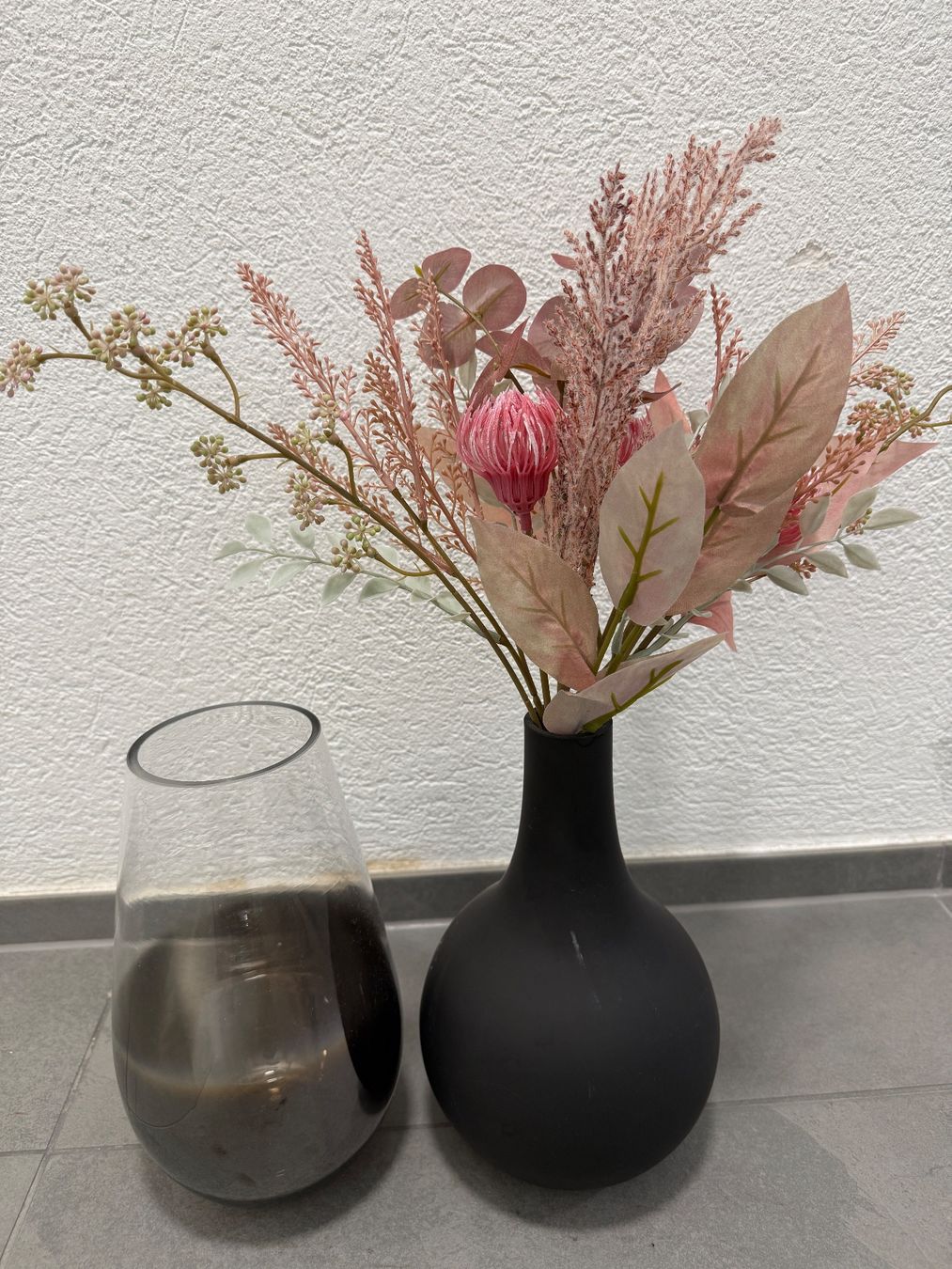 Micasa Vase & Récipients: 2x Grosse Vasen mit Kunstblumen – D'occasion à Schönenwerd par d.chiara
