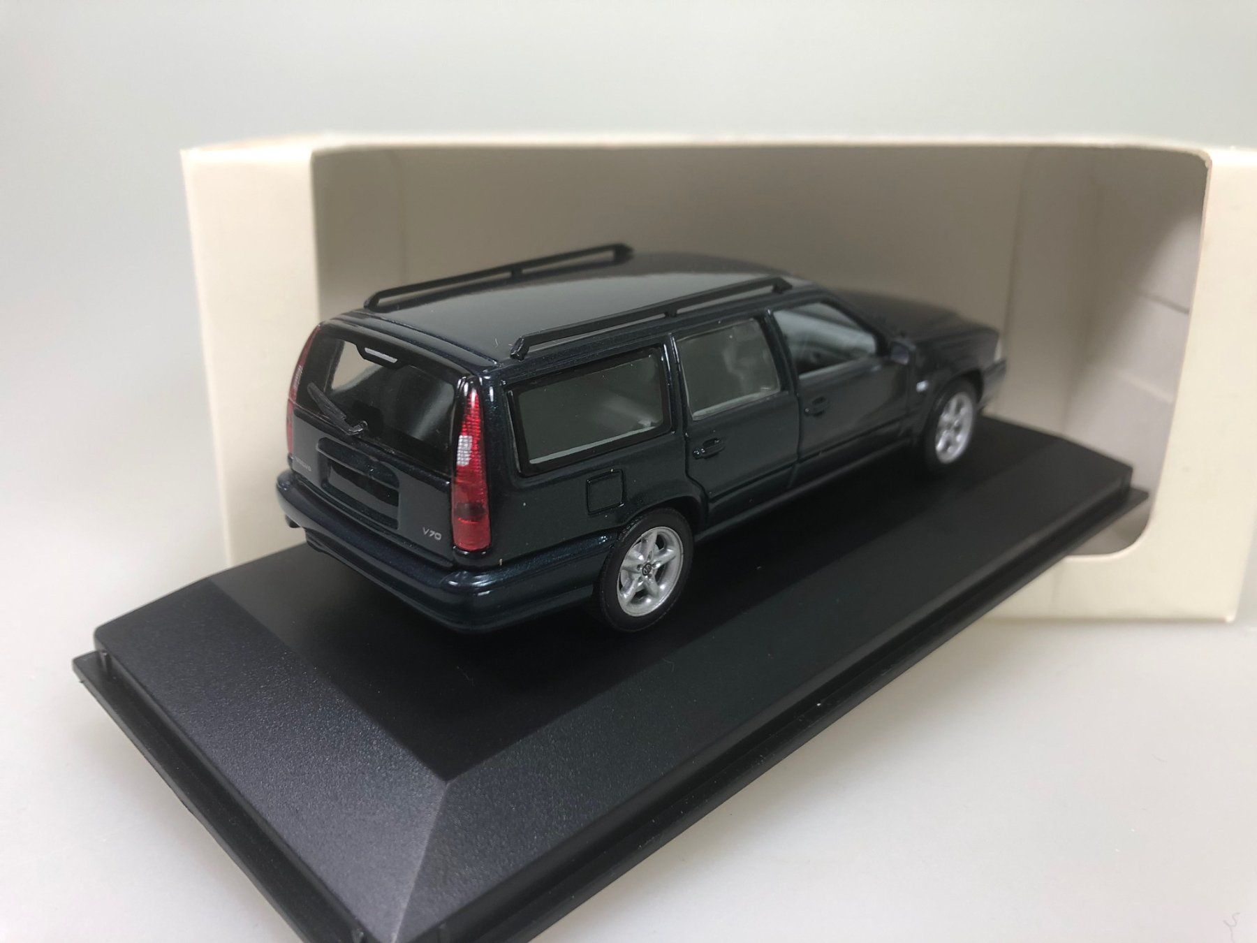 Volvo Modellini d'auto: Volvo V70 - Minichamps - 1:43 – Usato da Widen venduto da Himan 1