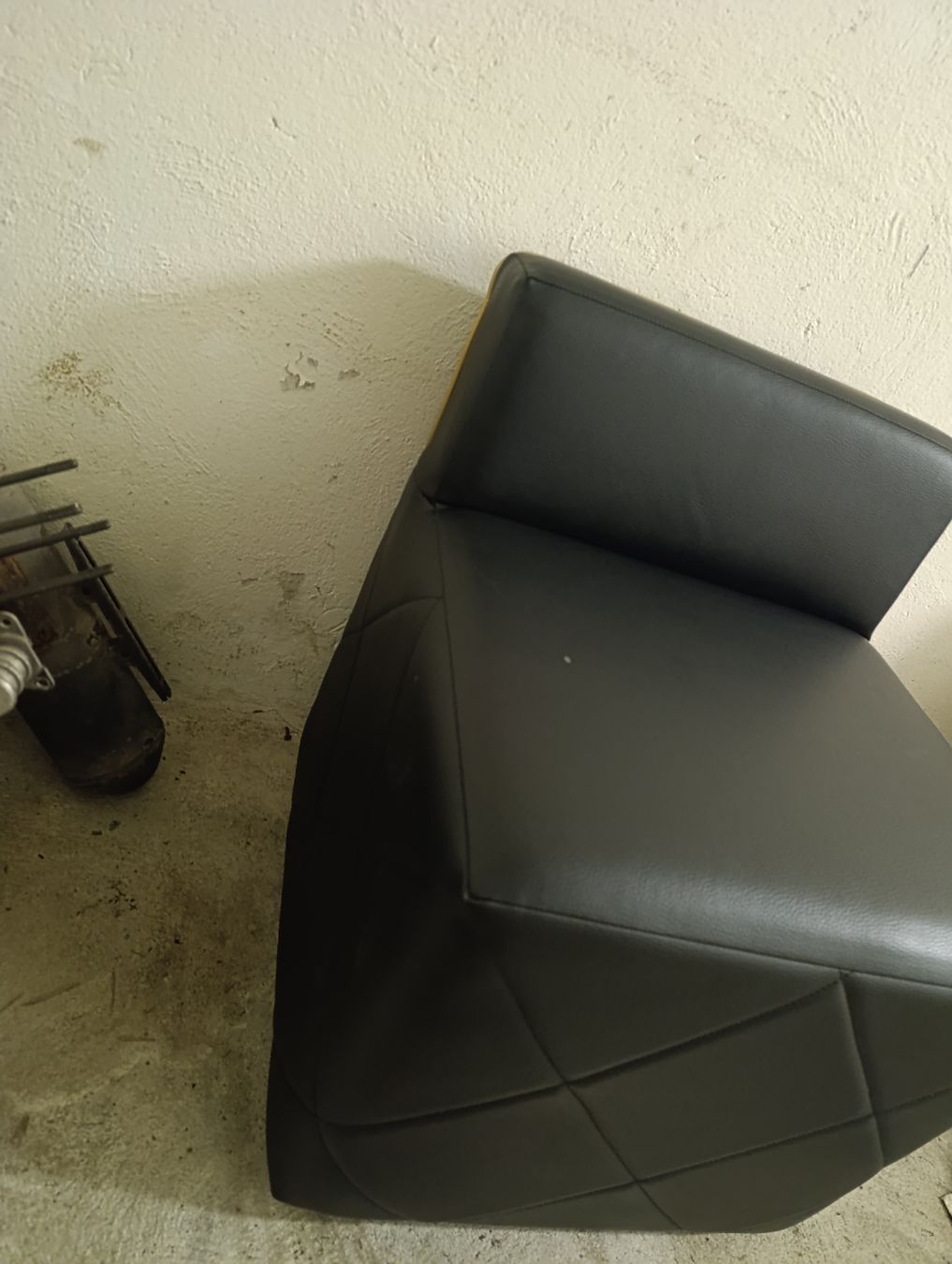 Sgabelli: Kunstleder Stuhl/Hocker Nr. 2 – Usato da Romanshorn venduto da dav_h2lv 5