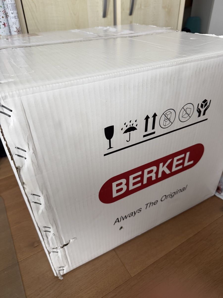 Berkel Elettrodomestici da cucina: Berkel Red Line 250 schwarz – Nuovo e nell'imballaggio originale da Neftenbach venduto da Sunnystreet 4