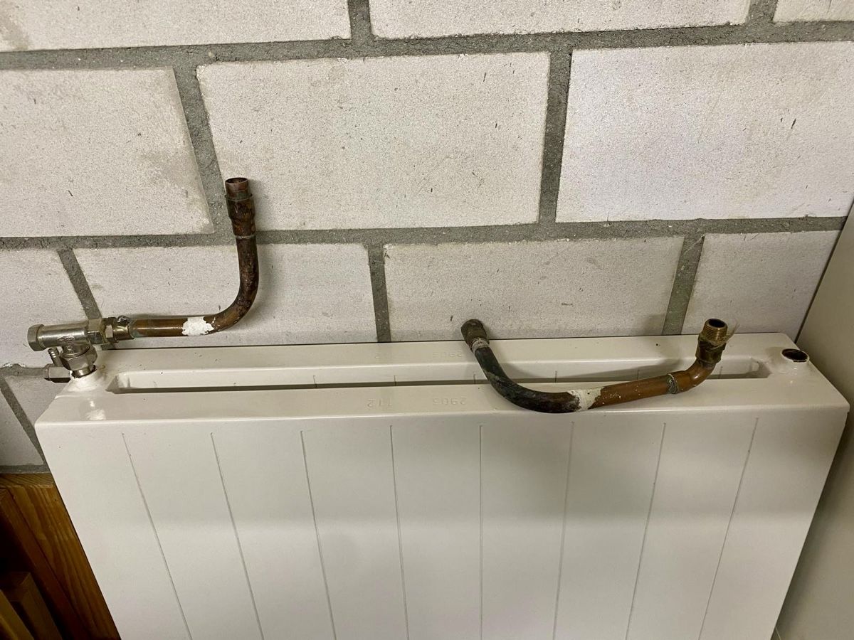 Radiatori: Radiator Heizkörper – Usato da Utzenstorf venduto da Milva2 1