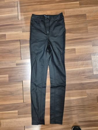 Schicke Lederlook Hose, Schwarz, Grösse XS - wie Neu! b16