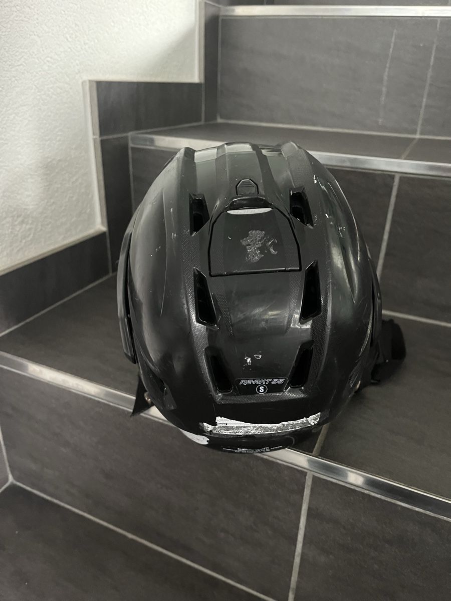 Bauer Caschi: Eishockey Helm Junior – Usato da Neuendorf venduto da Goeggs01 1