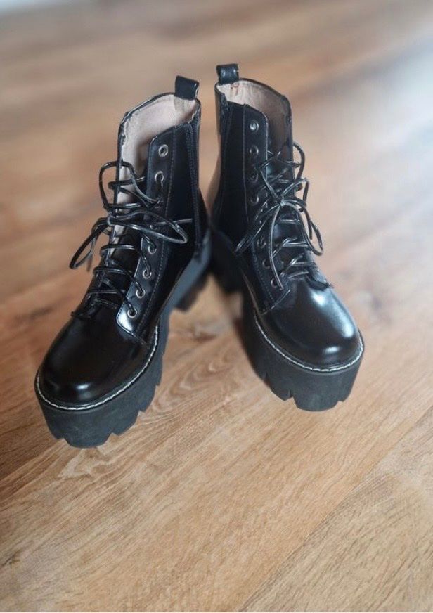 Scarpe da donna: Jeffrey Campbell Plateau Boots 39 – Nuovo (secondo la descrizione) da Rothenbrunnen venduto da Vboone 1