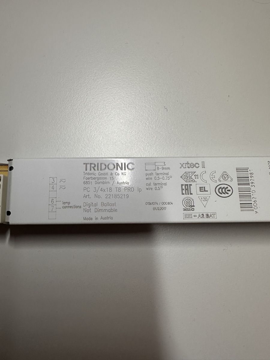 Componenti elettronici: Tridonic EVG PC 3/4x18 T8 PRO, neuwertig – Nuovo (secondo la descrizione) da steffisburg venduto da releve 1