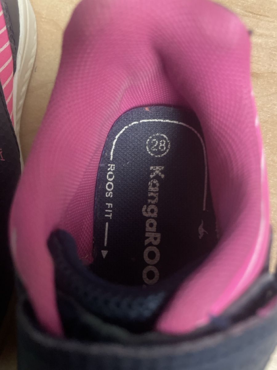 Schuhe für Mädchen: Kangaroo Turnschuhe Gr.28 Mädchen, Top Zustand – Neu (gemäss Beschreibung) aus Obergerlafingen von cabo4 3