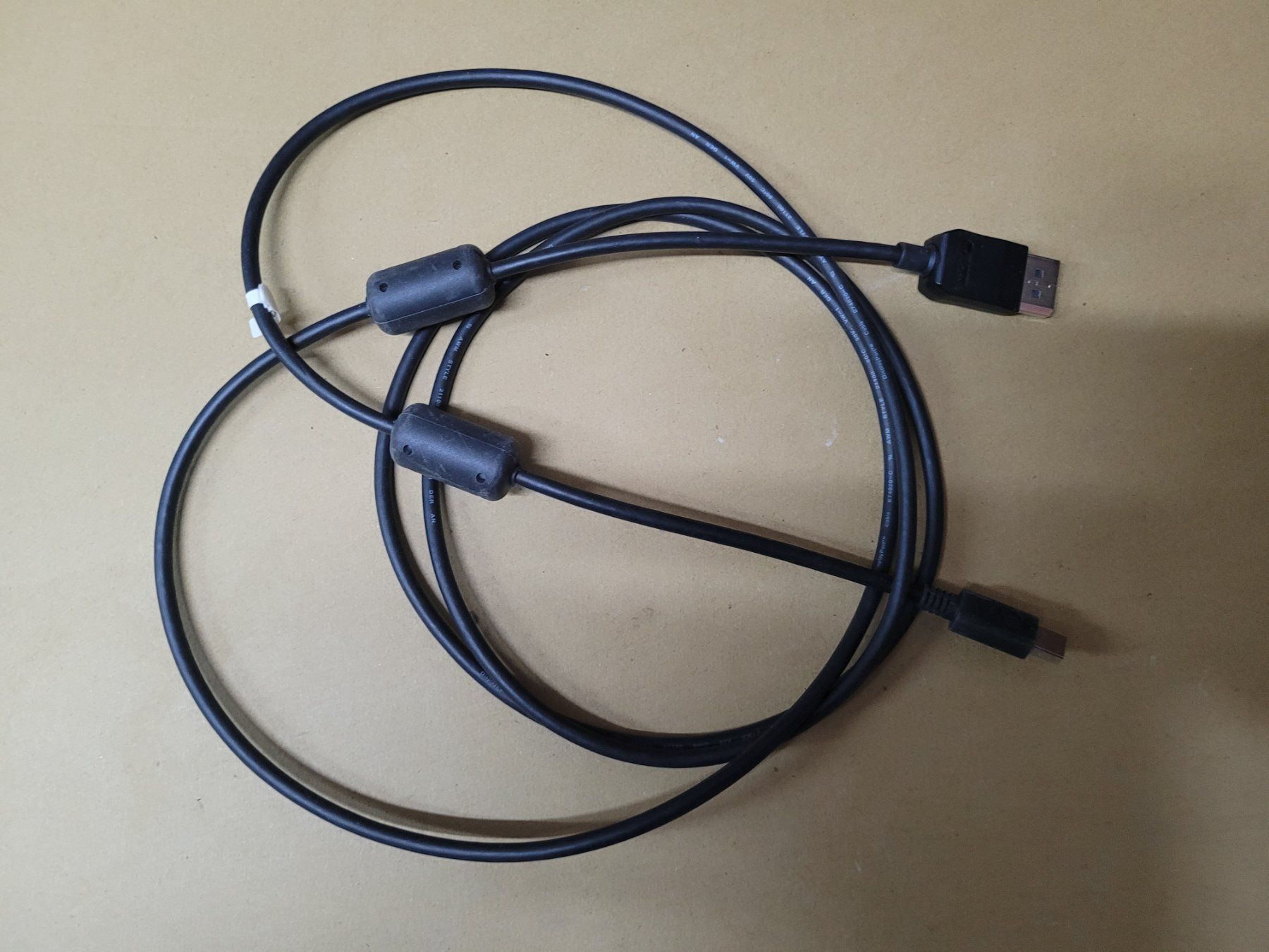 Cavi: Câble Firewire – Usato da Bionnens venduto da Meg011